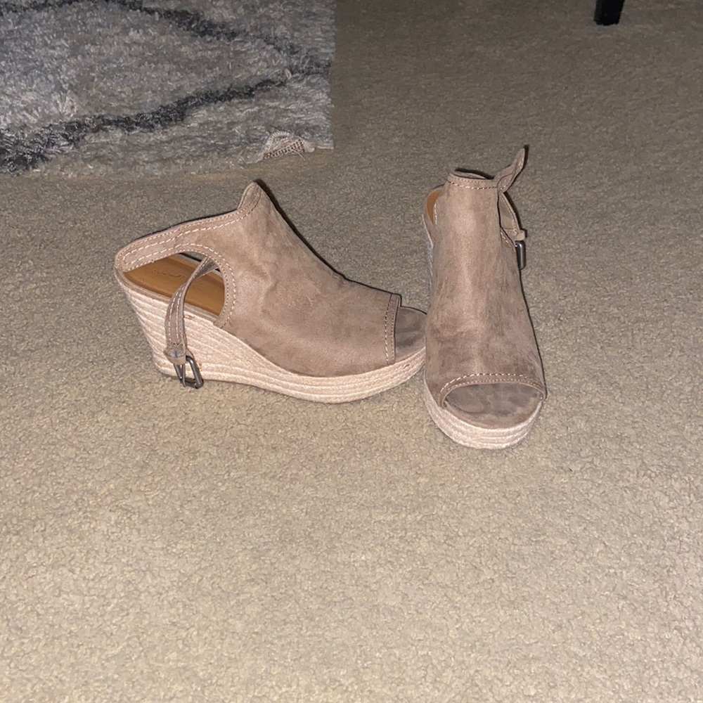 Tan wedges